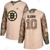 Adidas Boston Bruins #10 Anders Bjork Maastokuvio Aito 2017 Veterans Day Ommeltu NHL Paita – Nuoret