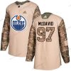 Adidas Edmonton Oilers #97 Connor Mcdavid Maastokuvio Aito 2017 Veterans Day Ommeltu NHL Paita – Nuoret