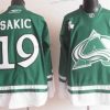 Colorado Avalanche #19 Joe Sakic St. Patrick’S Day Vihreä Paita – Miesten